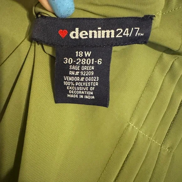 GORGEOUS BLOUSE w/Lace Detail   PLUS: 18     #9 - Picture 7 of 7